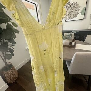 Free People She's A Waterfall Women's Size 0 Yellow Floral V Neck Maxi Dress
